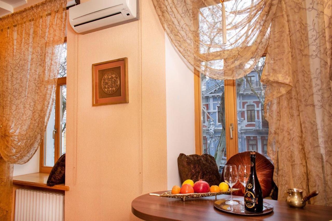 Mini-Hotel In The Very Heart Of Odessa מראה חיצוני תמונה